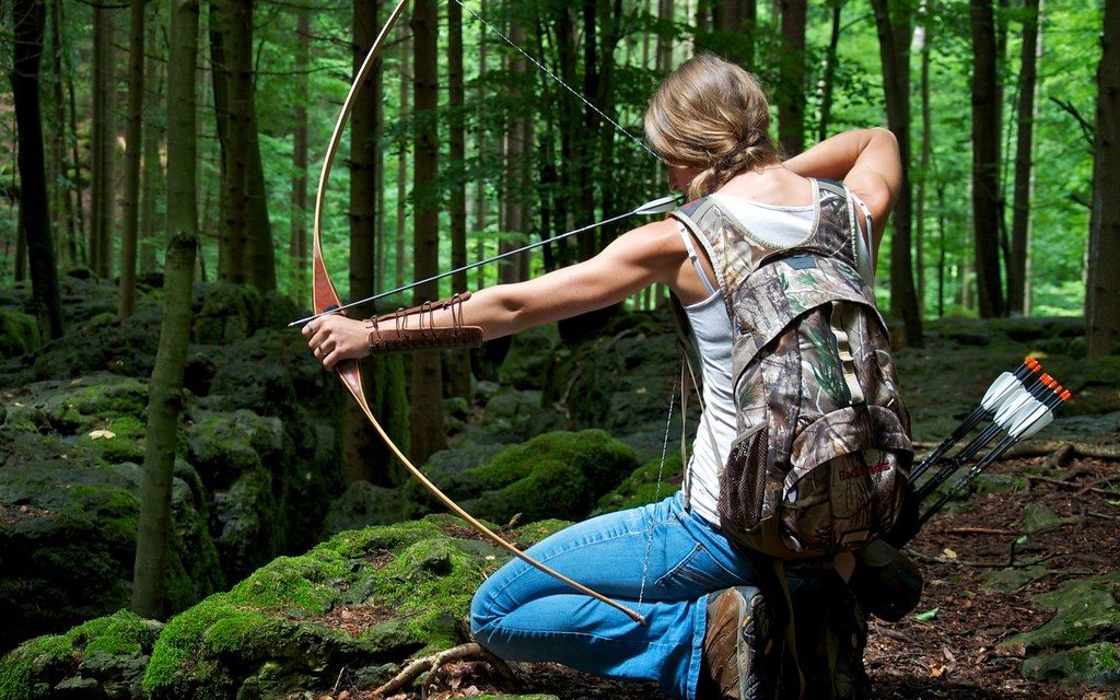 Bow Hunting Pose - HD Wallpaper 