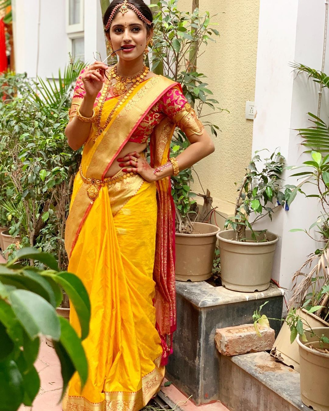 Saree Sathya Serial Actress - HD Wallpaper 