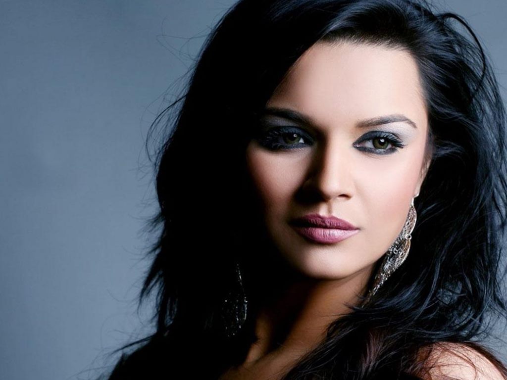 Tv Actress Aashka Goradia Hd Wallpaper - Photo Shoot - HD Wallpaper 