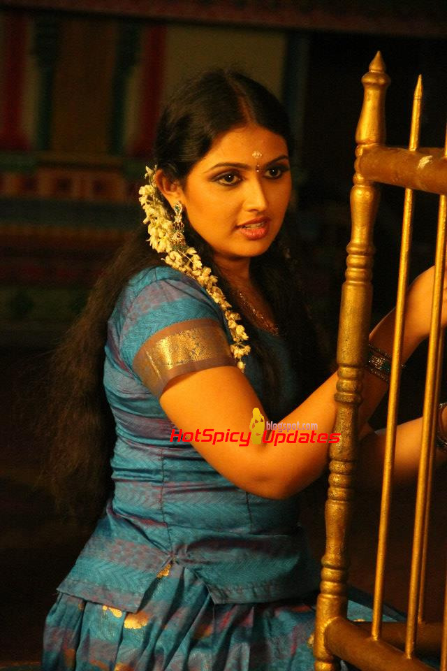 Malayalam Serial Actress Meera - HD Wallpaper 