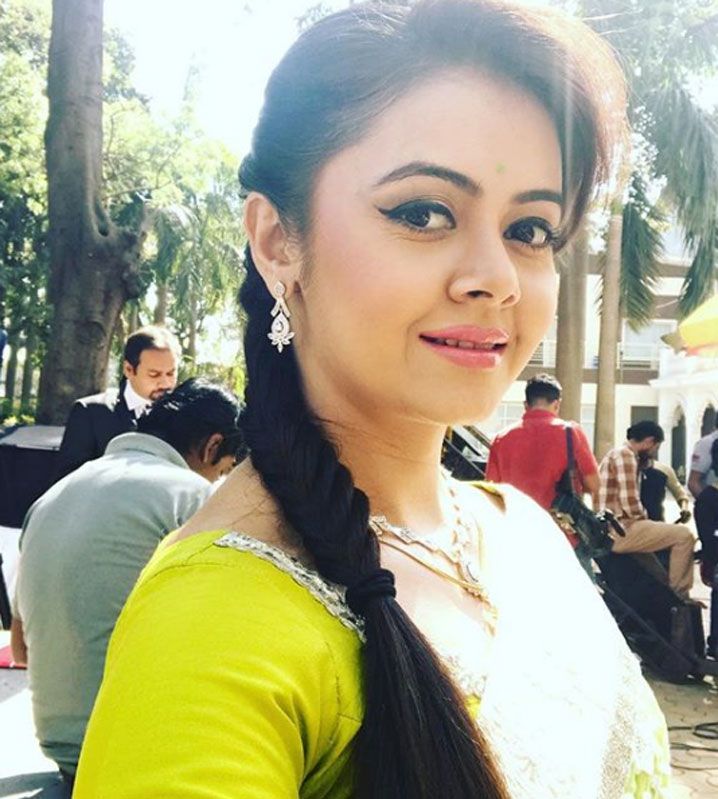 Devoleena Bhattacharjee Beautiful Lips - HD Wallpaper 