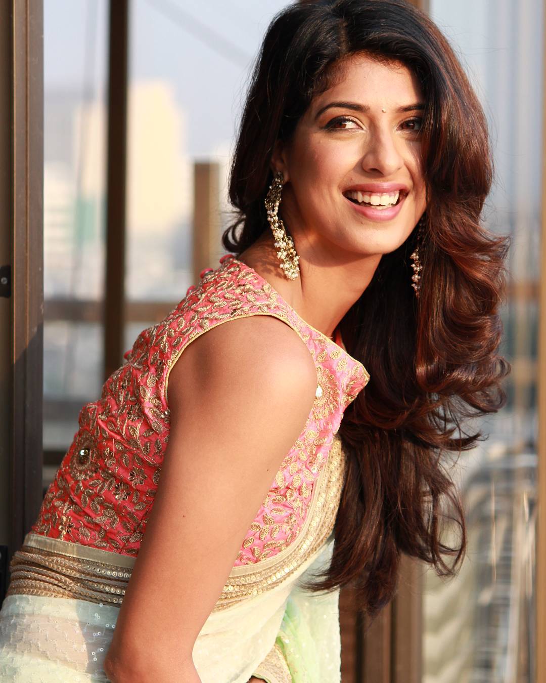 Aishwarya Sakhuja Tv Actress - HD Wallpaper 