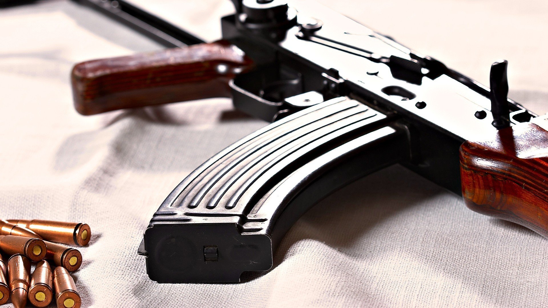 High Resolution Ak-47 Full Hd Wallpaper Id - Ak 47 With Bullets - HD Wallpaper 