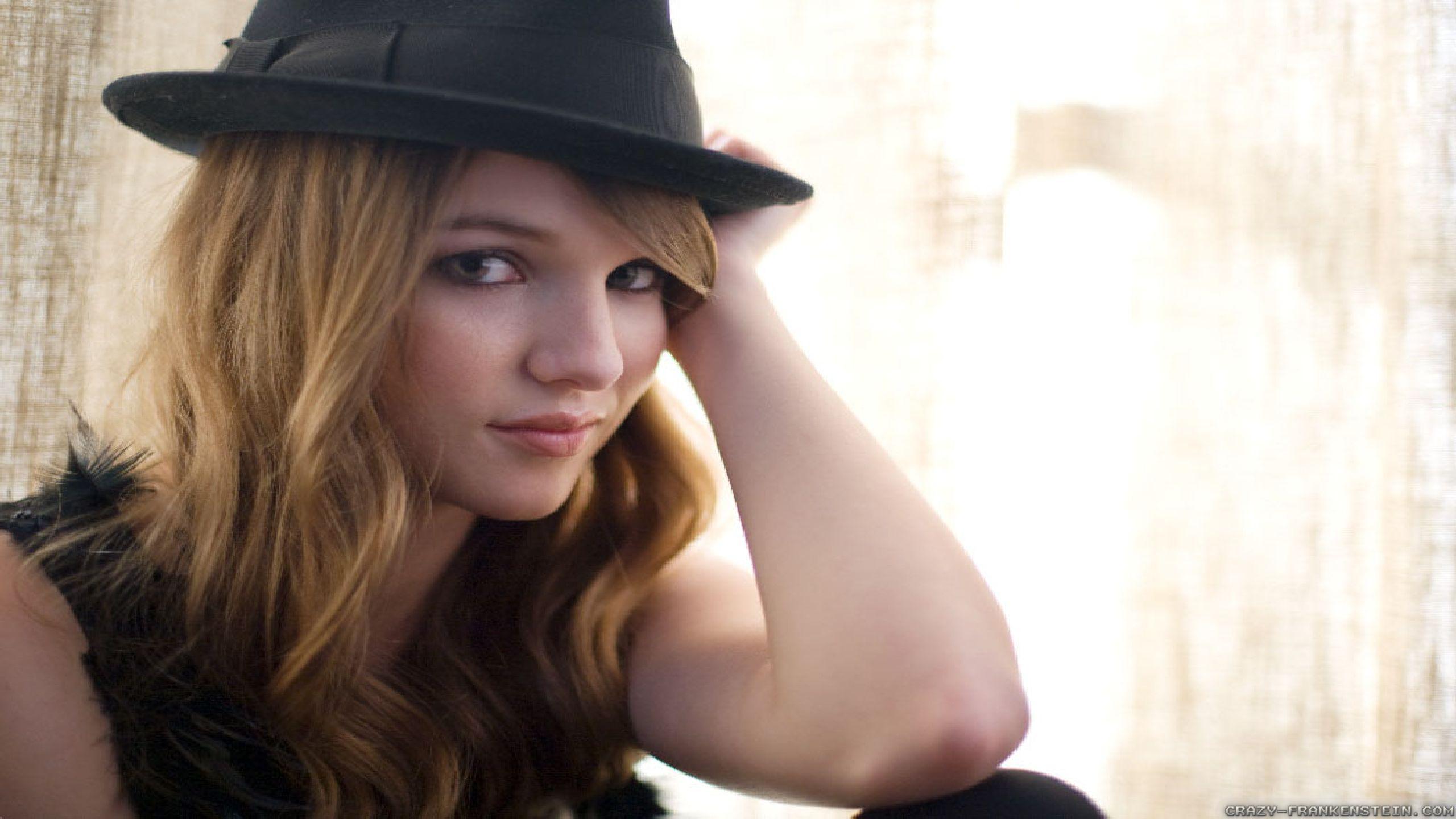 Kay Panabaker - HD Wallpaper 