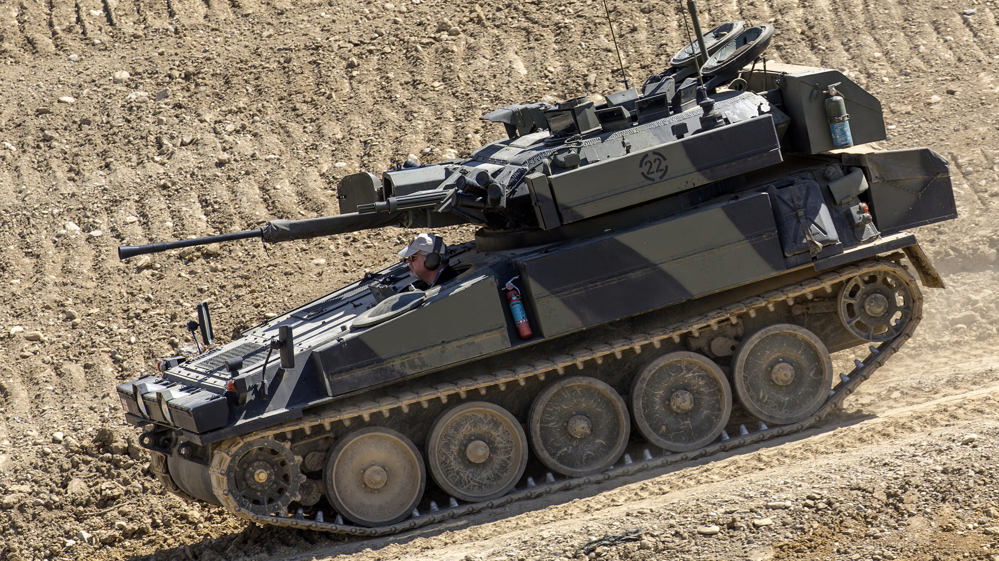 British Army Scorpion - HD Wallpaper 