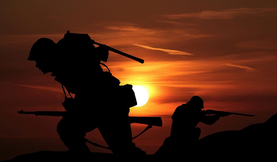 Silhouettes Of Soldiers Against Sunset Of Battlefield - Nda Exam Date 2019 - HD Wallpaper 