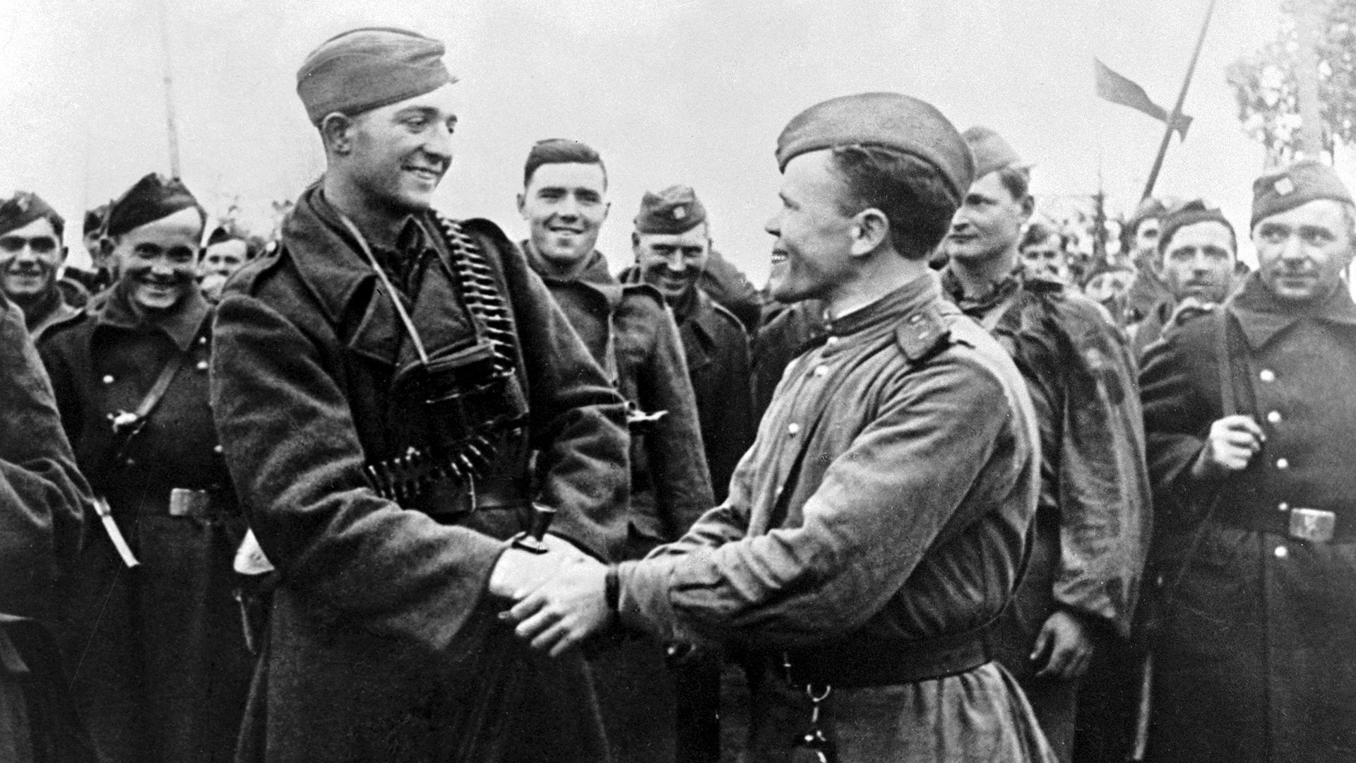 A Red Army Officer Congratulates Czechoslovak Soldiers - Red Guard October Revolution - HD Wallpaper 