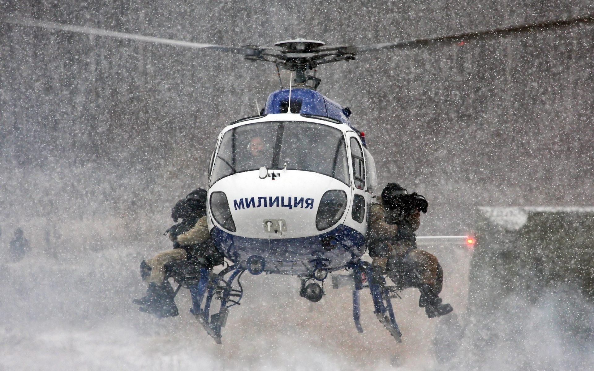 Russian Military Police Helicopter - HD Wallpaper 