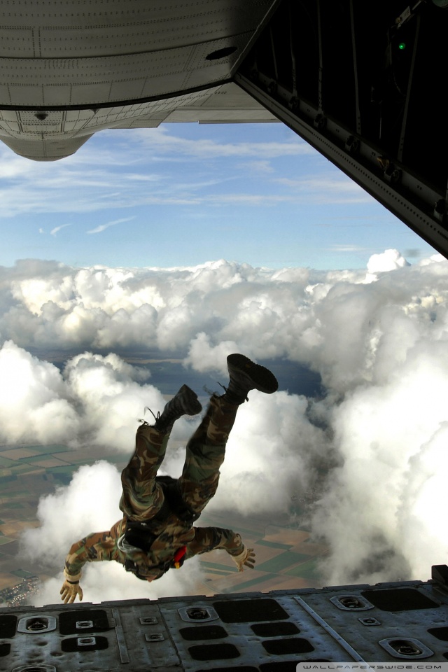 Military Parachuting - HD Wallpaper 
