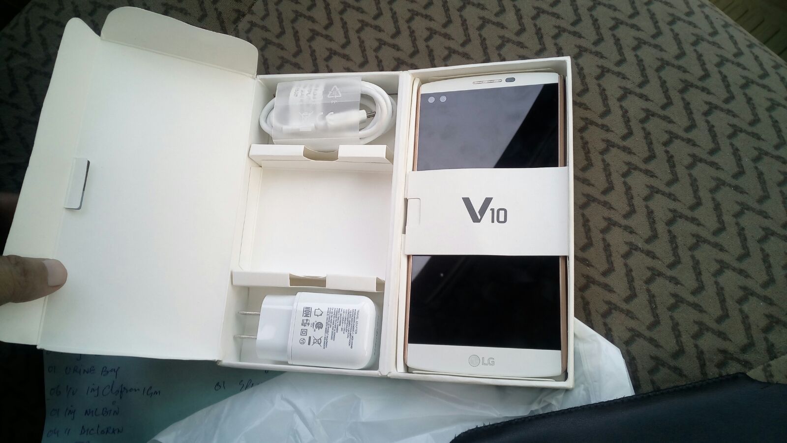 Lg V10 New In A Box - HD Wallpaper 