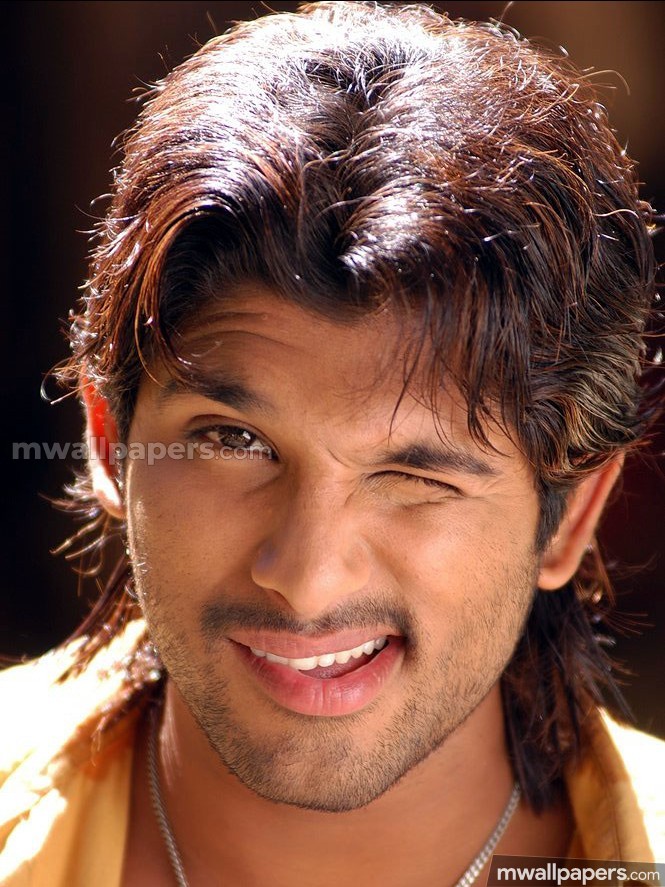 Ram Charan Teja And Allu Arjun Relation - HD Wallpaper 