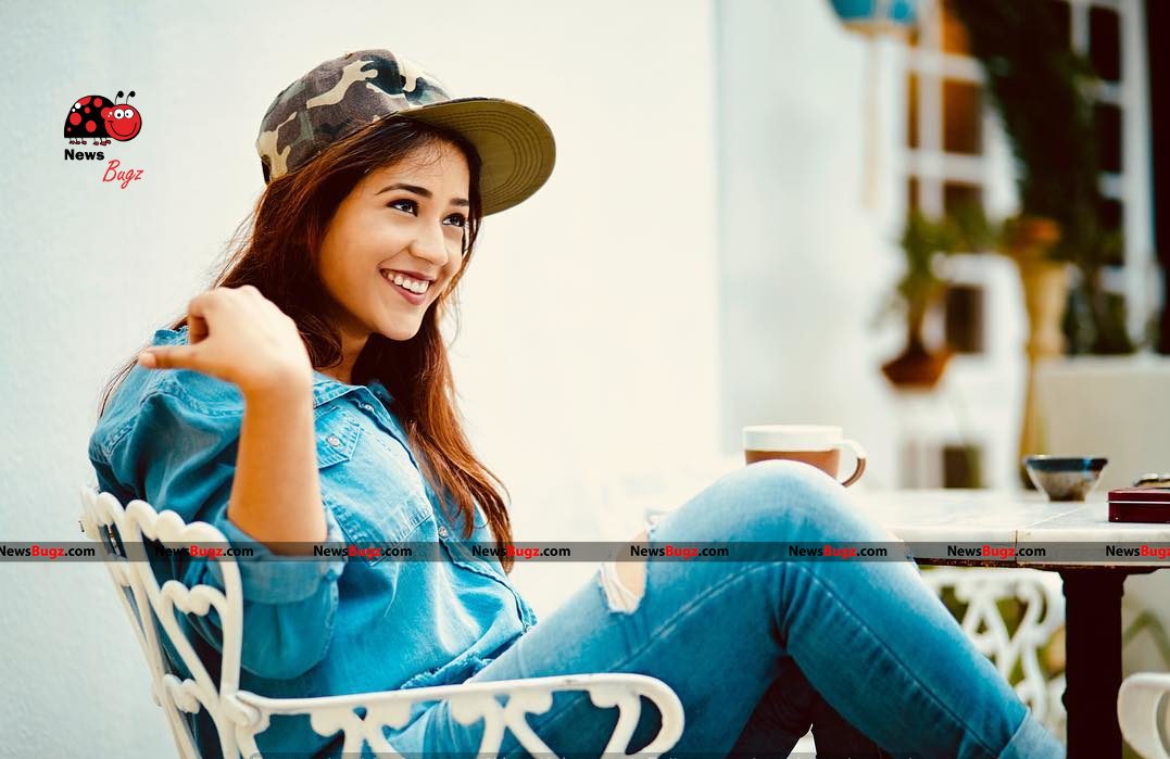 Priyanka Jawalkar Images - Taxi Wala Priyanka Jawalkar - HD Wallpaper 