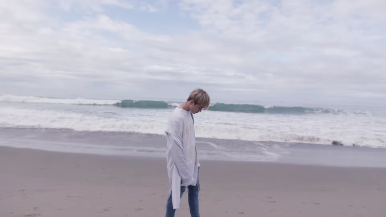 Vernon At The Beach Seventeen - HD Wallpaper 