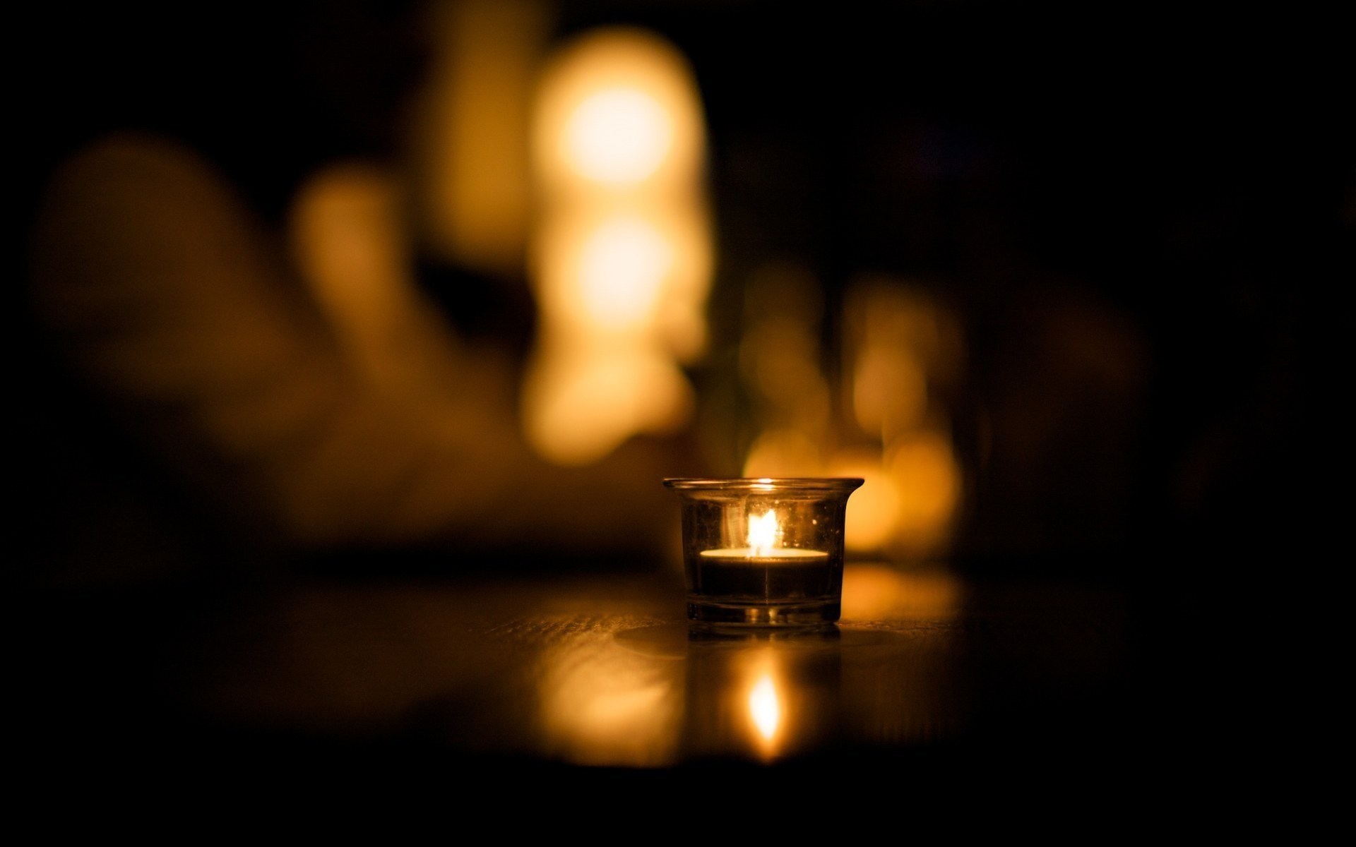 Pretty Candle Wallpaper - HD Wallpaper 