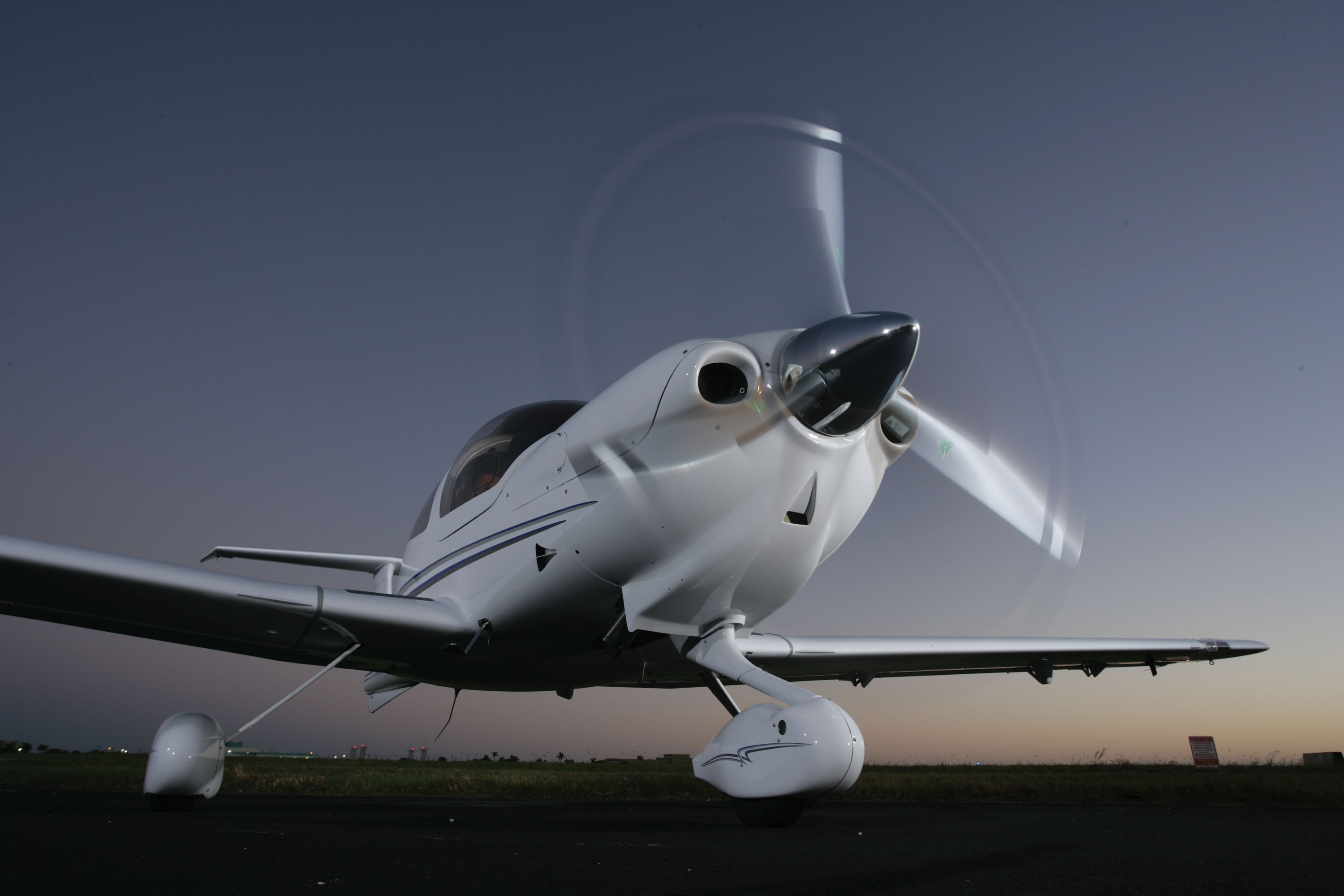 Glider - HD Wallpaper 