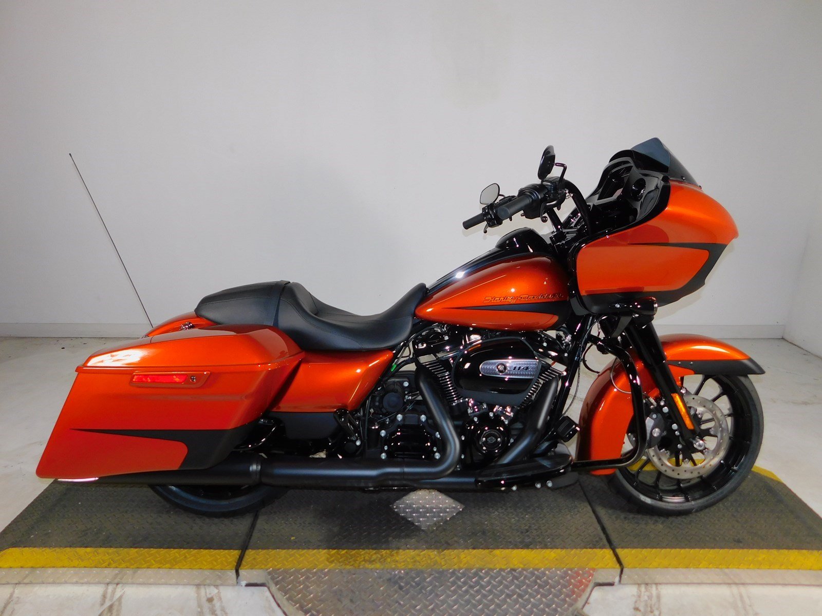 Orange And Purple Road Glide - HD Wallpaper 