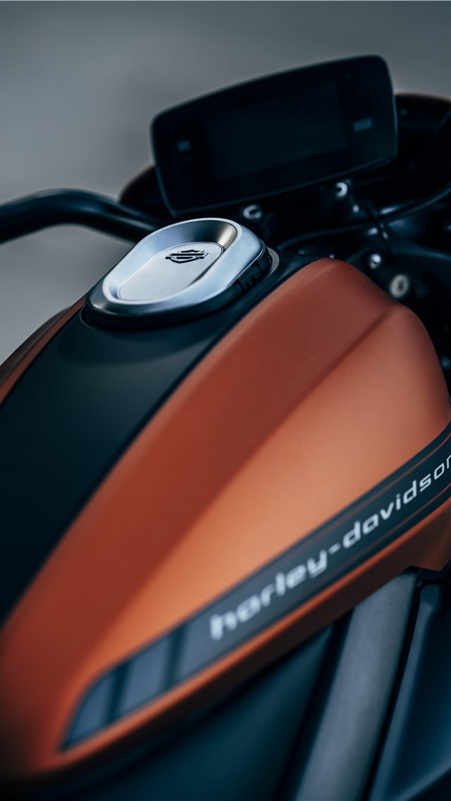 Orange And Black Harley Davidson Backbone Motorcyc - Harley Hd Wallpaper For Iphone 11 - HD Wallpaper 