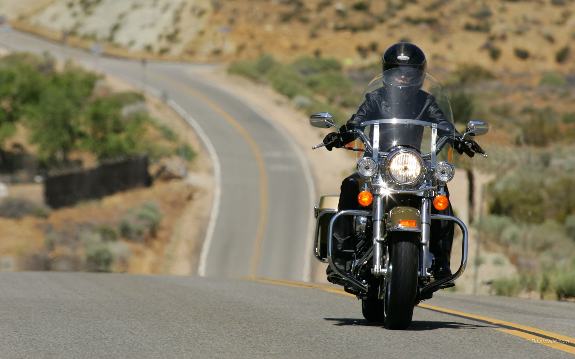 Harley Davidson Road King Poster - HD Wallpaper 