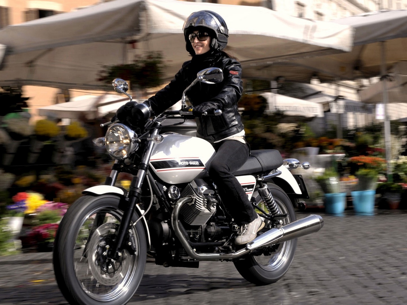 Wallpaper Girl, Biker, Motorcycle, Movement, Speed - Biker Girls With Helmet - HD Wallpaper 