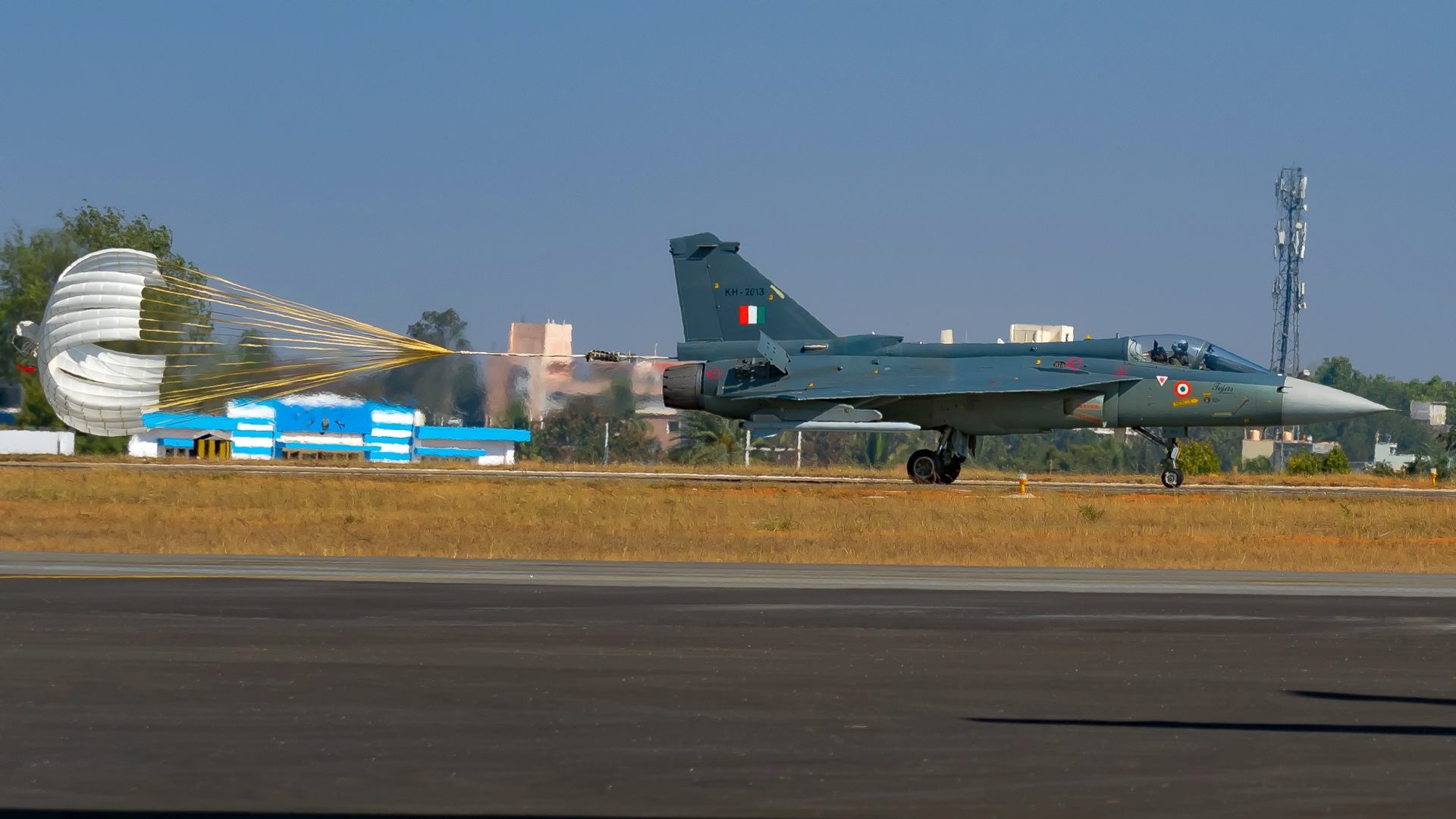 Indian Air Force Tejas Hd Wallpaper - Mitsubishi F-2 - HD Wallpaper 