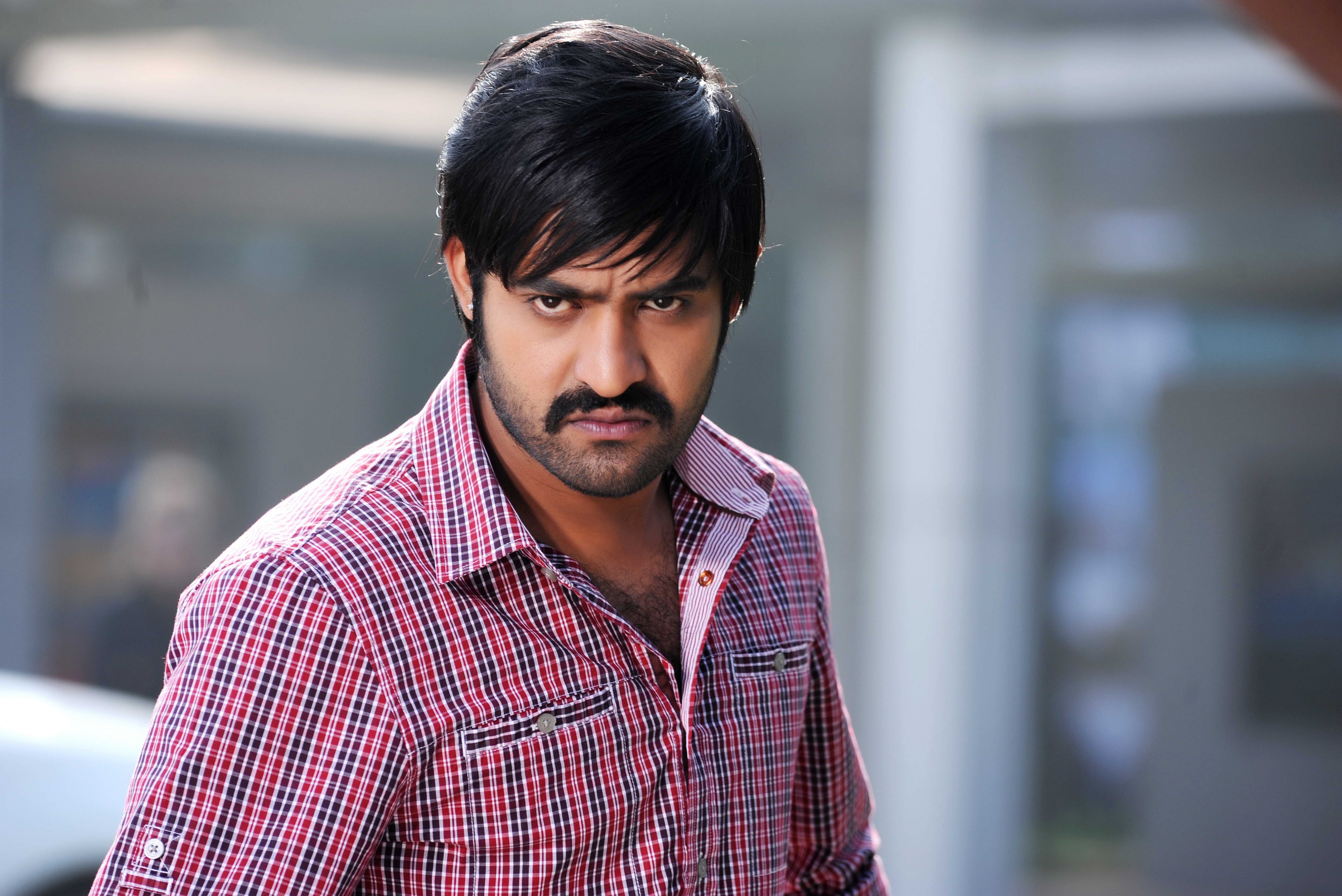 Ntr Photos In Badsha - HD Wallpaper 