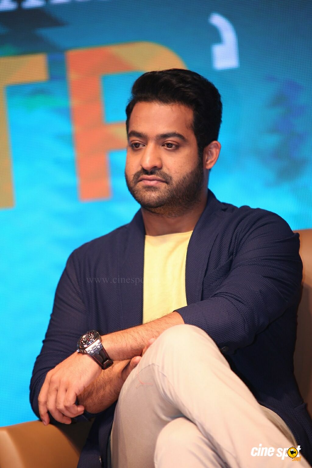 Ntr At Celekt Mobile - HD Wallpaper 