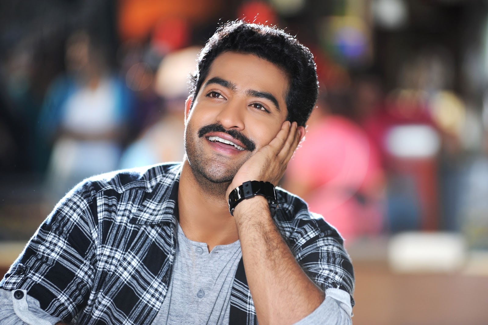 Jr Ntr Ramayya Vastavayya - HD Wallpaper 