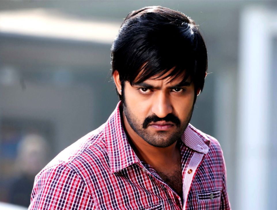 Jr Ntr Wallpaper Jr Ntr Hd Wallpapers Filmibeat - Badshah Ntr - HD Wallpaper 