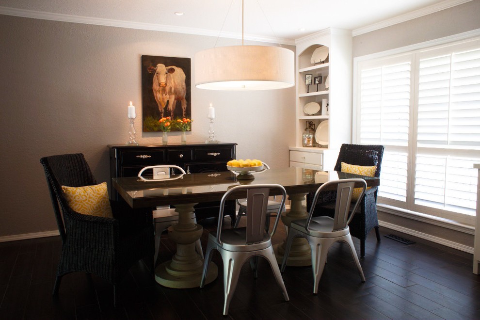 Interior Wood Paneling Bedroom Beach Style With Deck - Window Blind - HD Wallpaper 