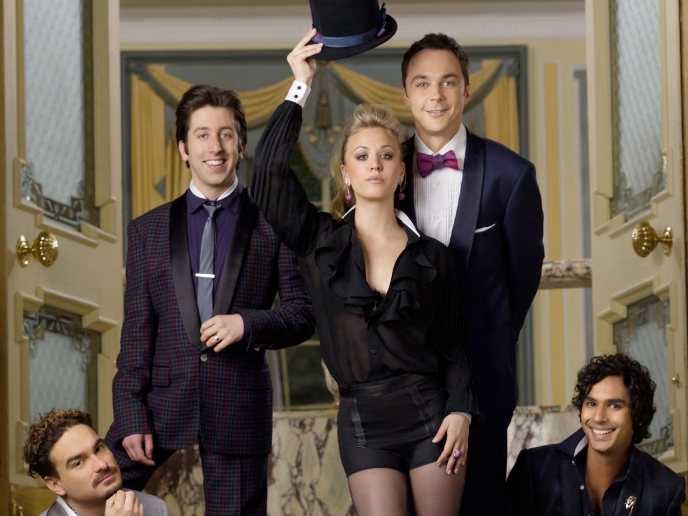 Athah Designs The Big Bang Theory Kaley Cuoco Penny - Simon Helberg Howard Wolowitz - HD Wallpaper 