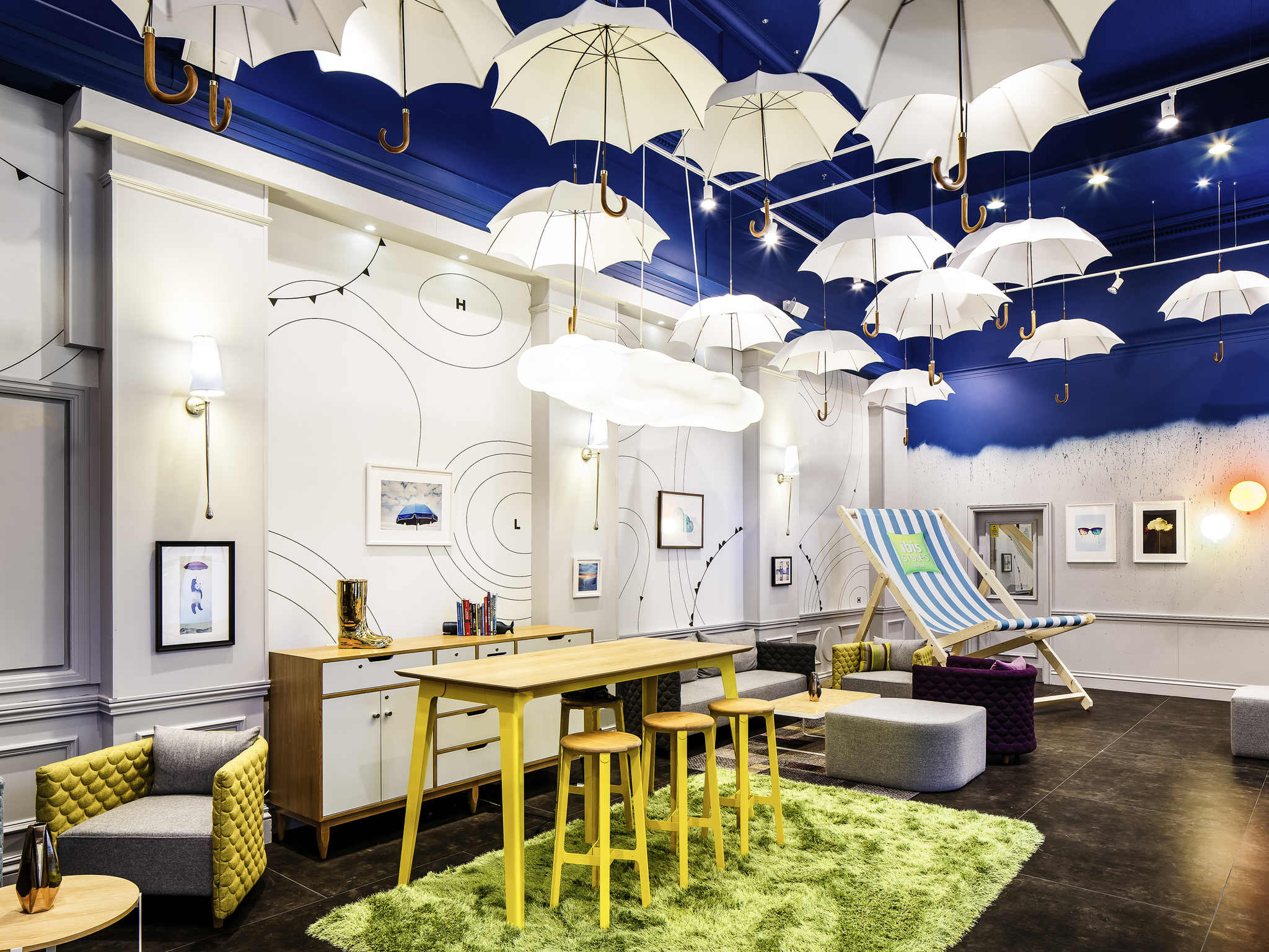 Ibis Styles Hotel Manchester - HD Wallpaper 