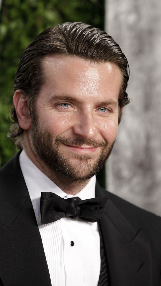 Bradley Cooper, Most Popular Celebs In 2015, Actor, - Bradley Cooper Oscars 2012 - HD Wallpaper 