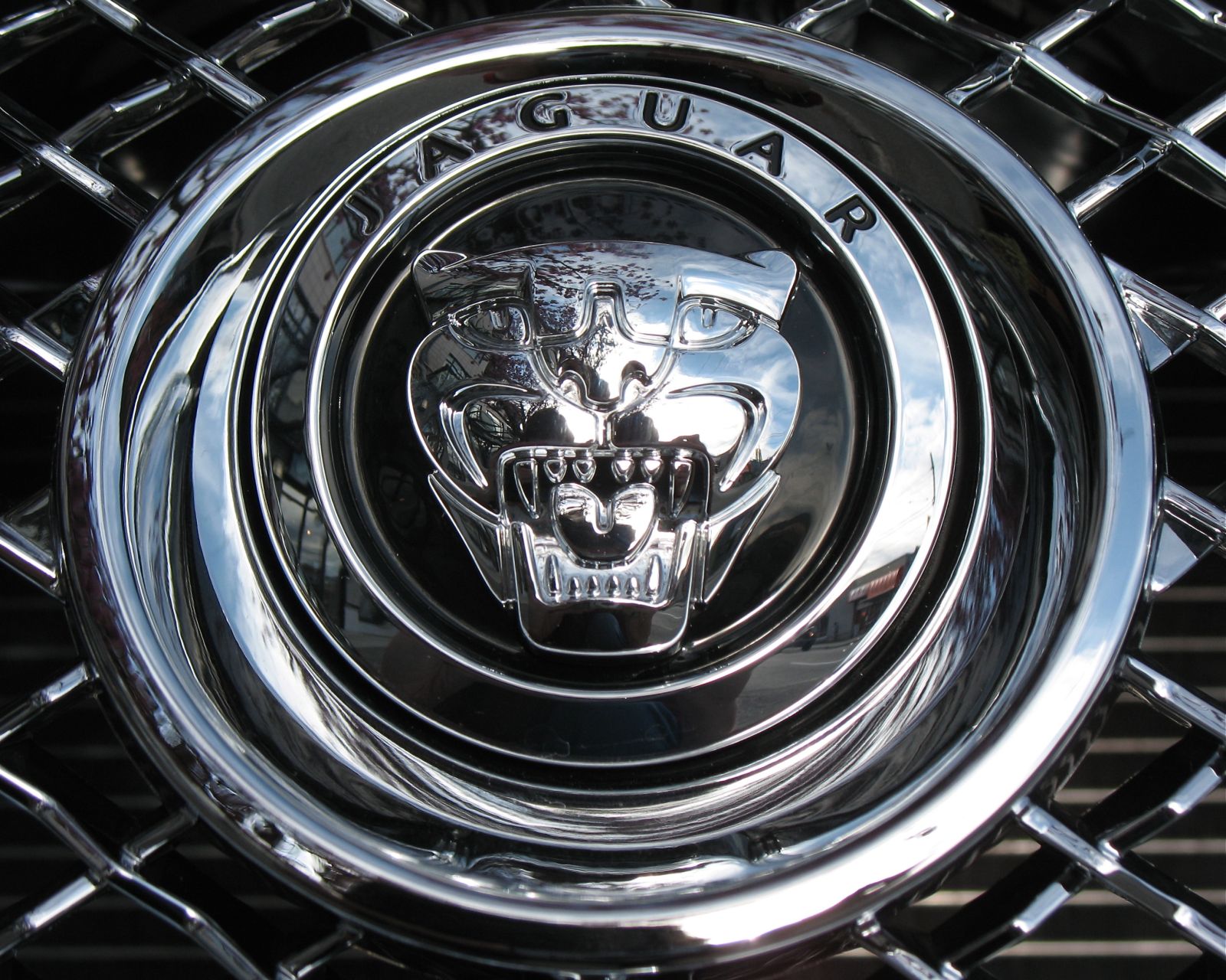 Jaguar Car Symbol Download - HD Wallpaper 