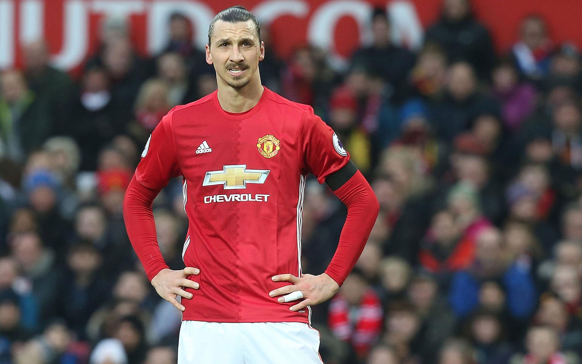 Mu, Match, Zlatan Ibrahimovic, Premier League, Football - Ibrahimovic - HD Wallpaper 