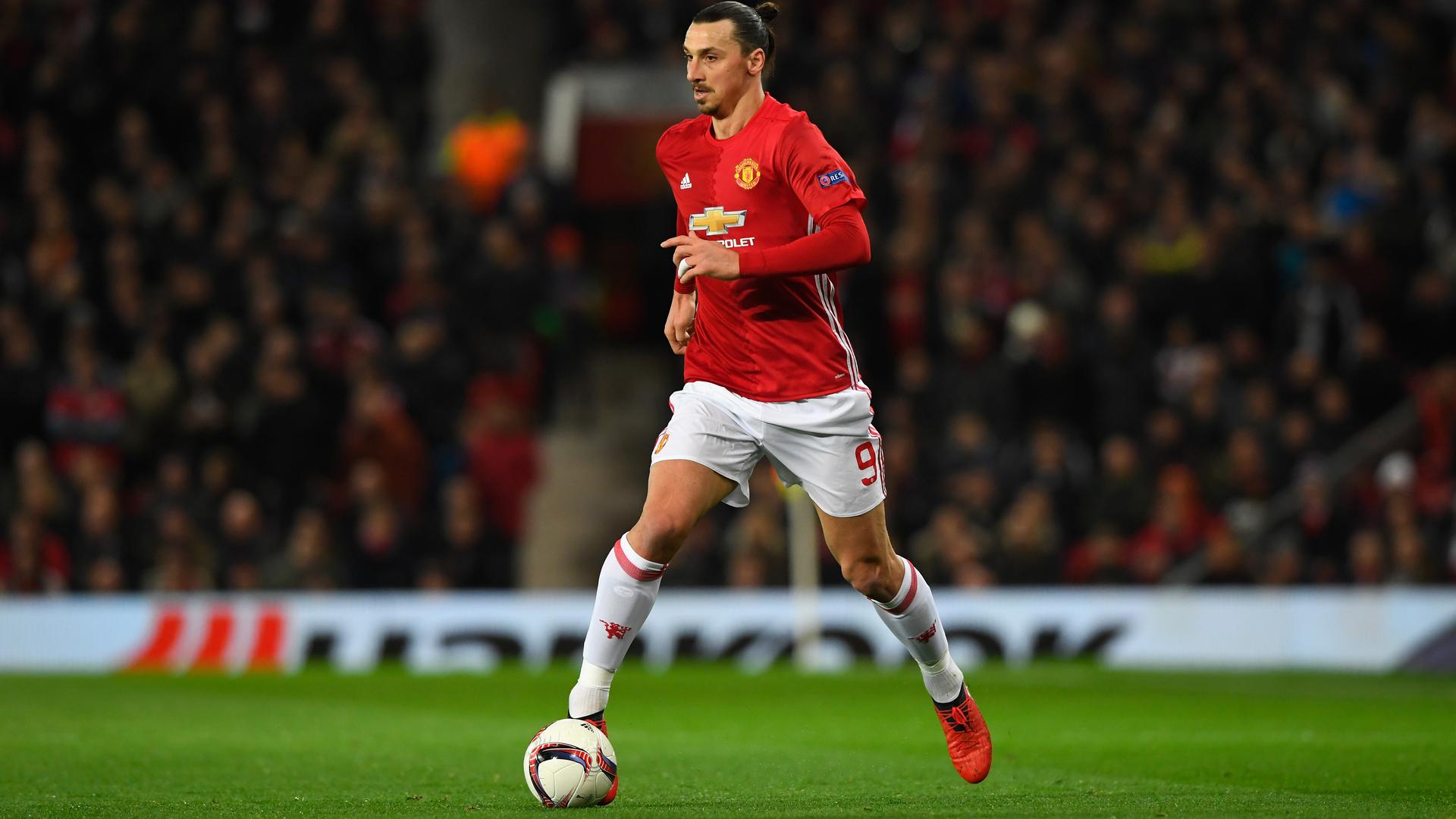 Ibrahimovic 2016 17 - HD Wallpaper 