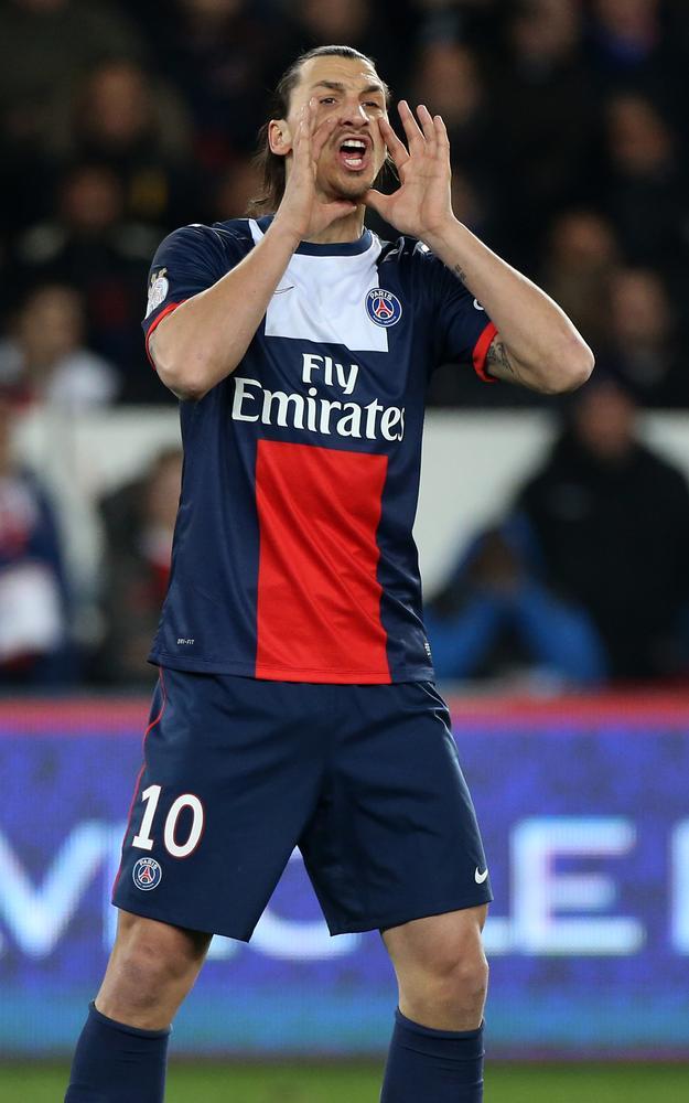 Fly Emirates Soccer Zlatan Ibrahimovic - HD Wallpaper 