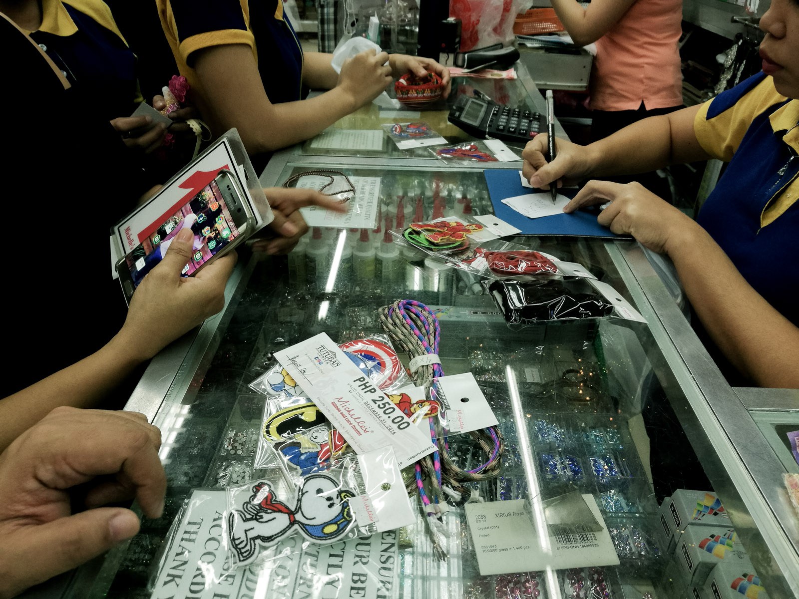 Buying Patches In Tutuban - Patches For Sale Divisoria - HD Wallpaper 