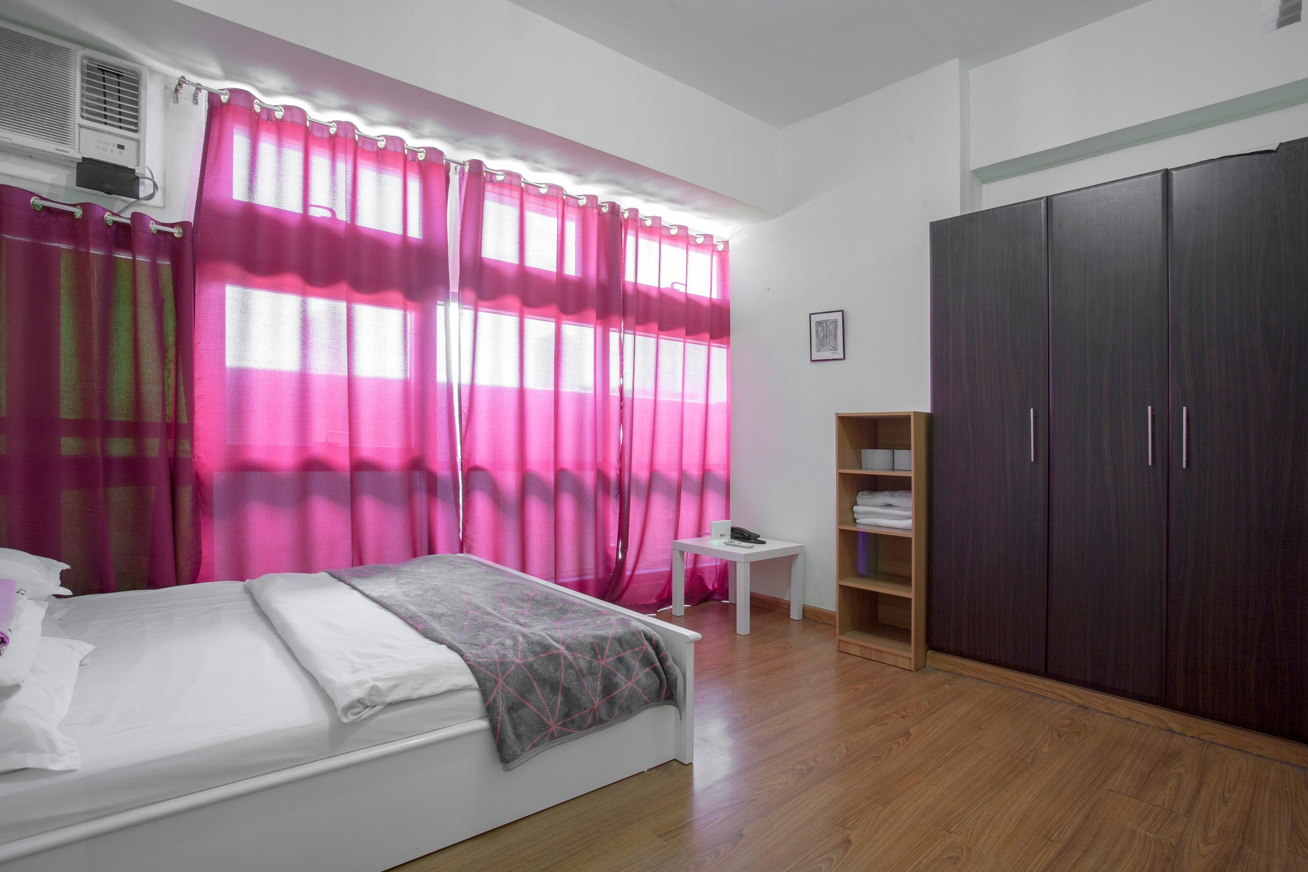 View All Photos - Bedroom - HD Wallpaper 
