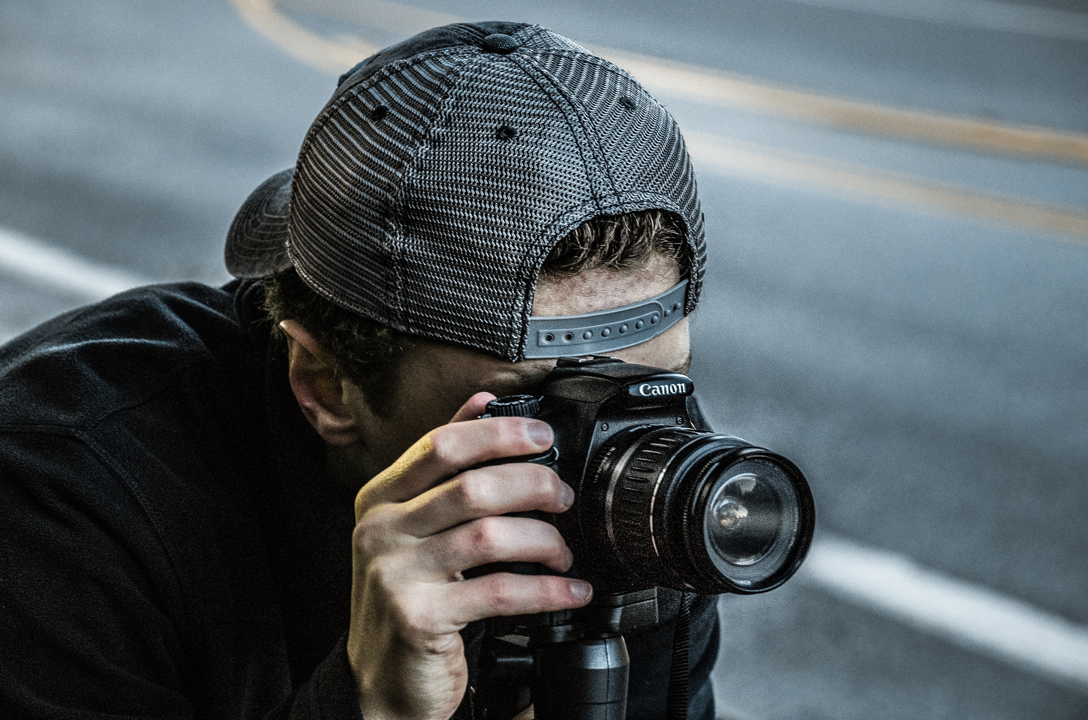 Man Taking Photo With Camera - HD Wallpaper 