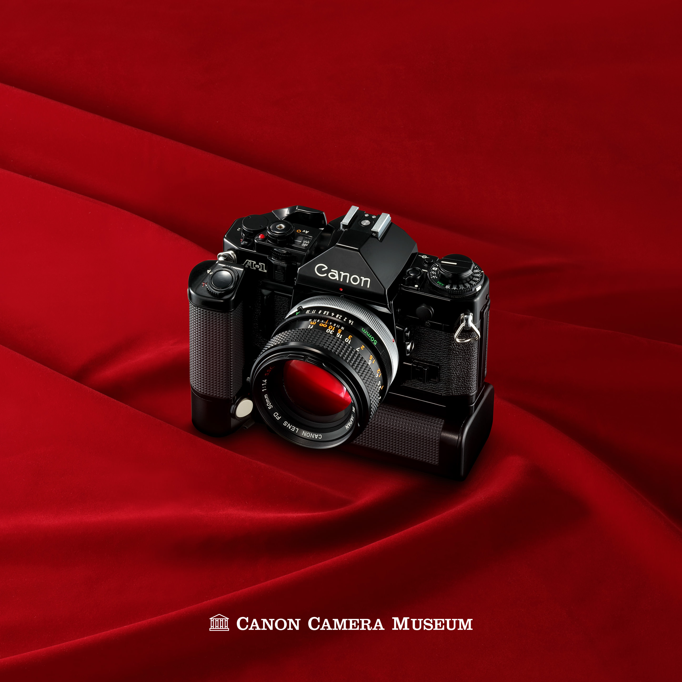 Camera Red - HD Wallpaper 