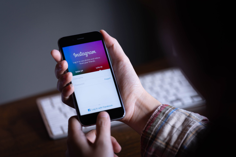 5 Reasons Your Phone Can’t Compete With A Real Camera - Phone Real Camera - HD Wallpaper 