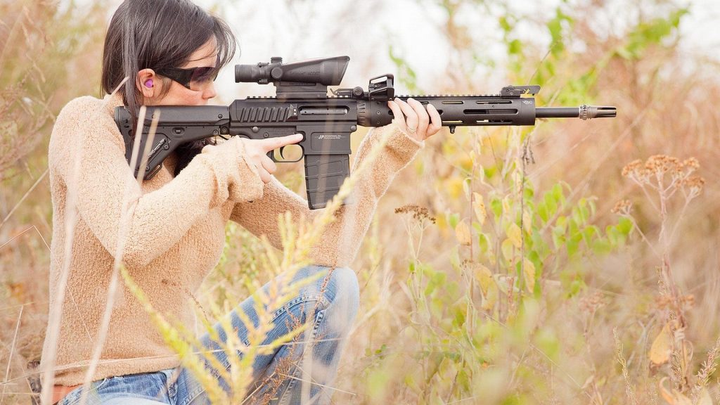 Woman Guns Rifles Scope Weapons Women - Jp Lrp 07 - HD Wallpaper 