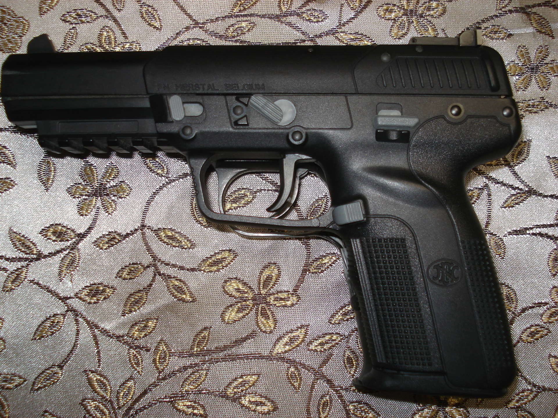 Original Gun Photo Download - HD Wallpaper 