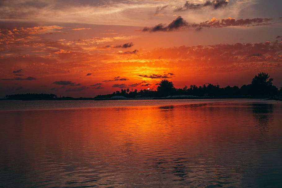 Maldives, Gan, Sunset, Clouds, Sky, Orange, Water, - Sunset - HD Wallpaper 