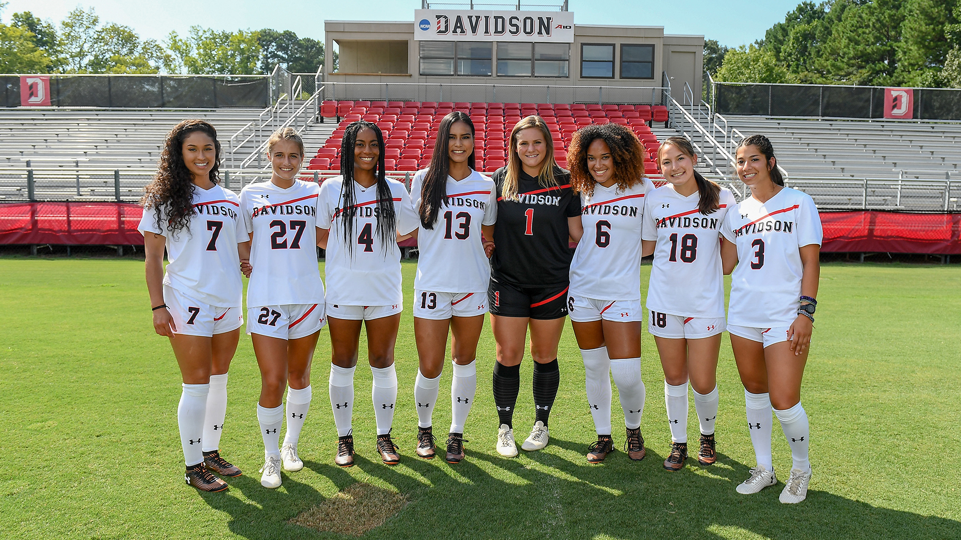 Huddle - HD Wallpaper 