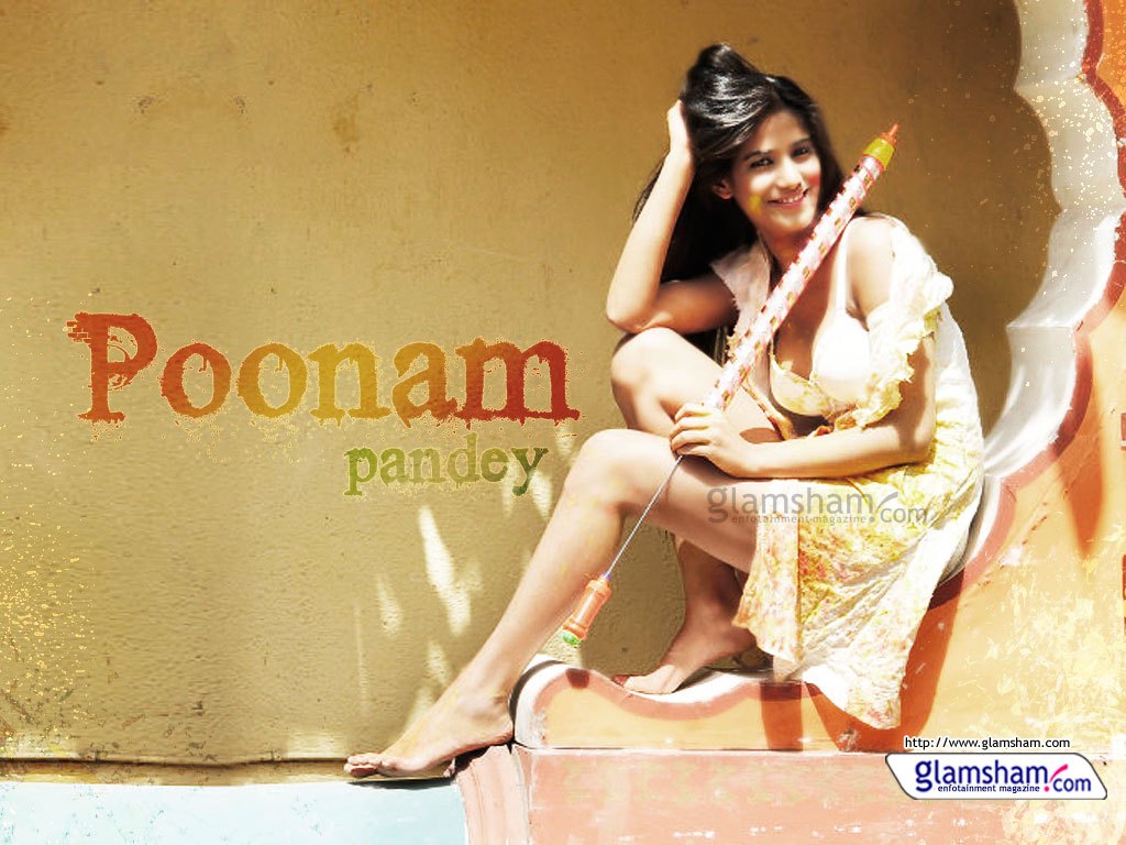 Poonam Pandey Wallpaper - Happy Holi 2012 - HD Wallpaper 