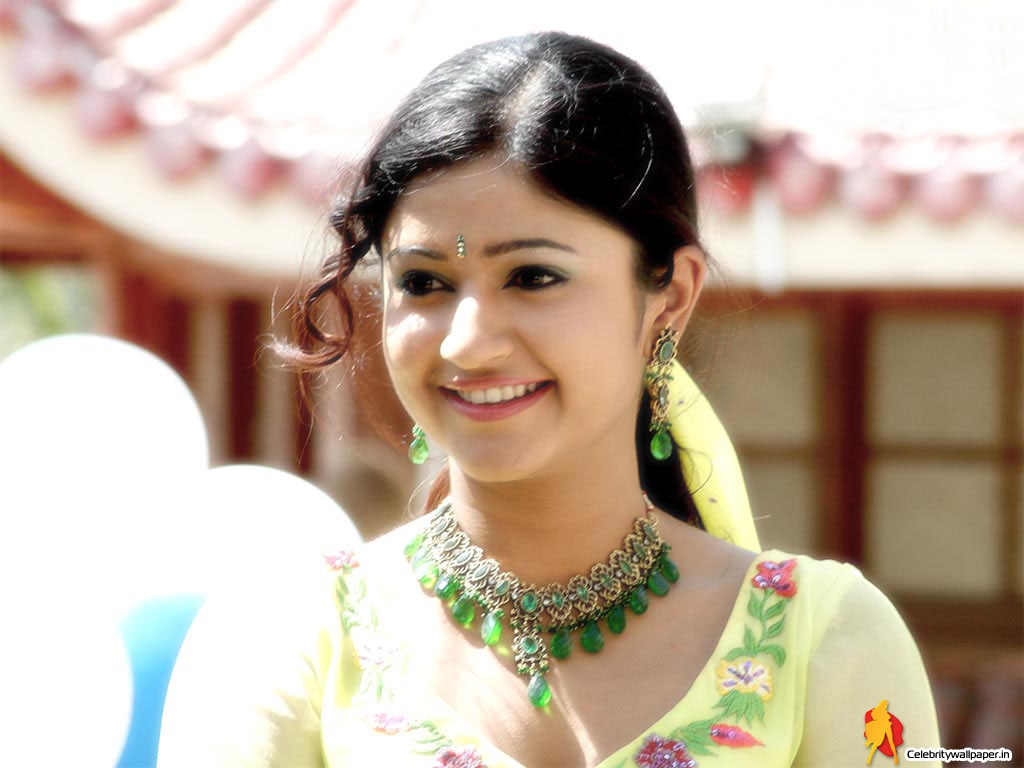 Poonam Bajwa - Poonam Bajwa Photo Download - HD Wallpaper 