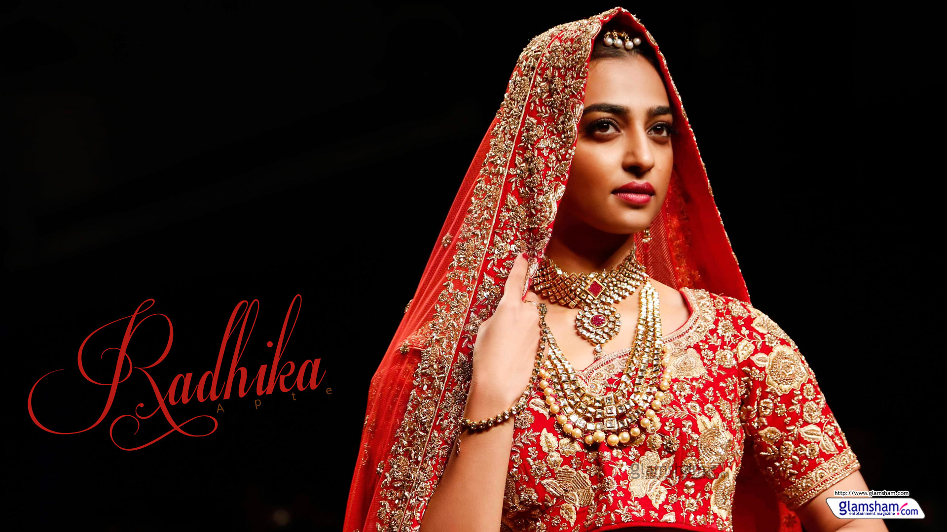 Radhika Apte In Thane - HD Wallpaper 