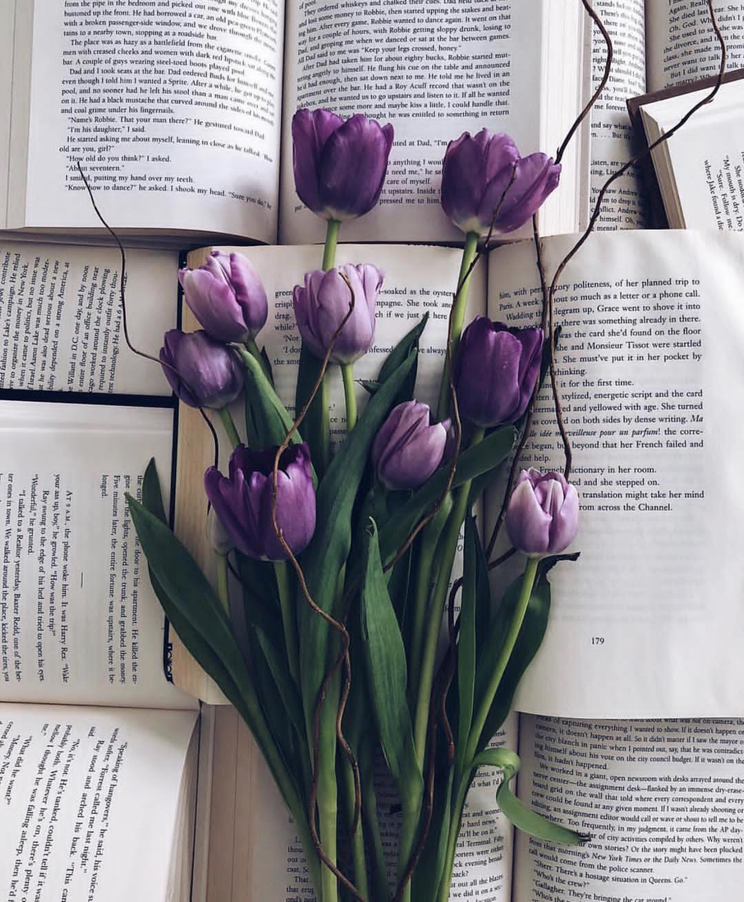 Purple Flowers On Books - HD Wallpaper 