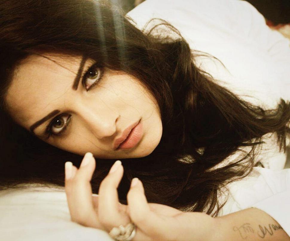 Himanshi Khurana Punjabi Model Wallpaper,1920x1600 - Himanshi Khurana Hot Sexy - HD Wallpaper 